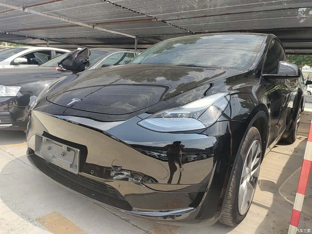 Tesla Model Y, 2023 2