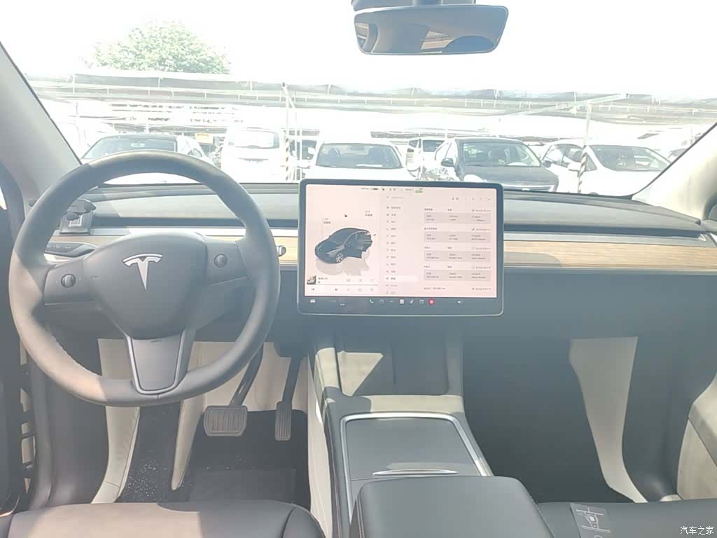 Tesla Model Y, 2023 10