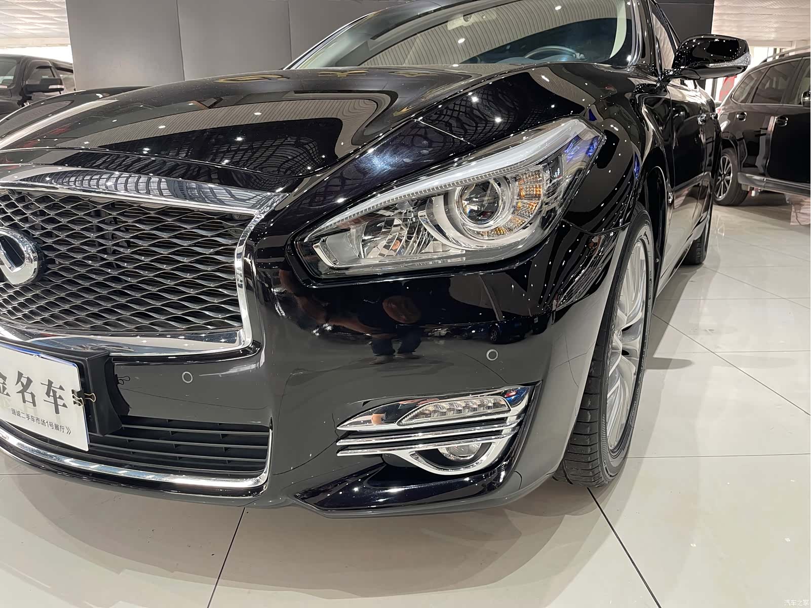 Infiniti Q70, 2018 11