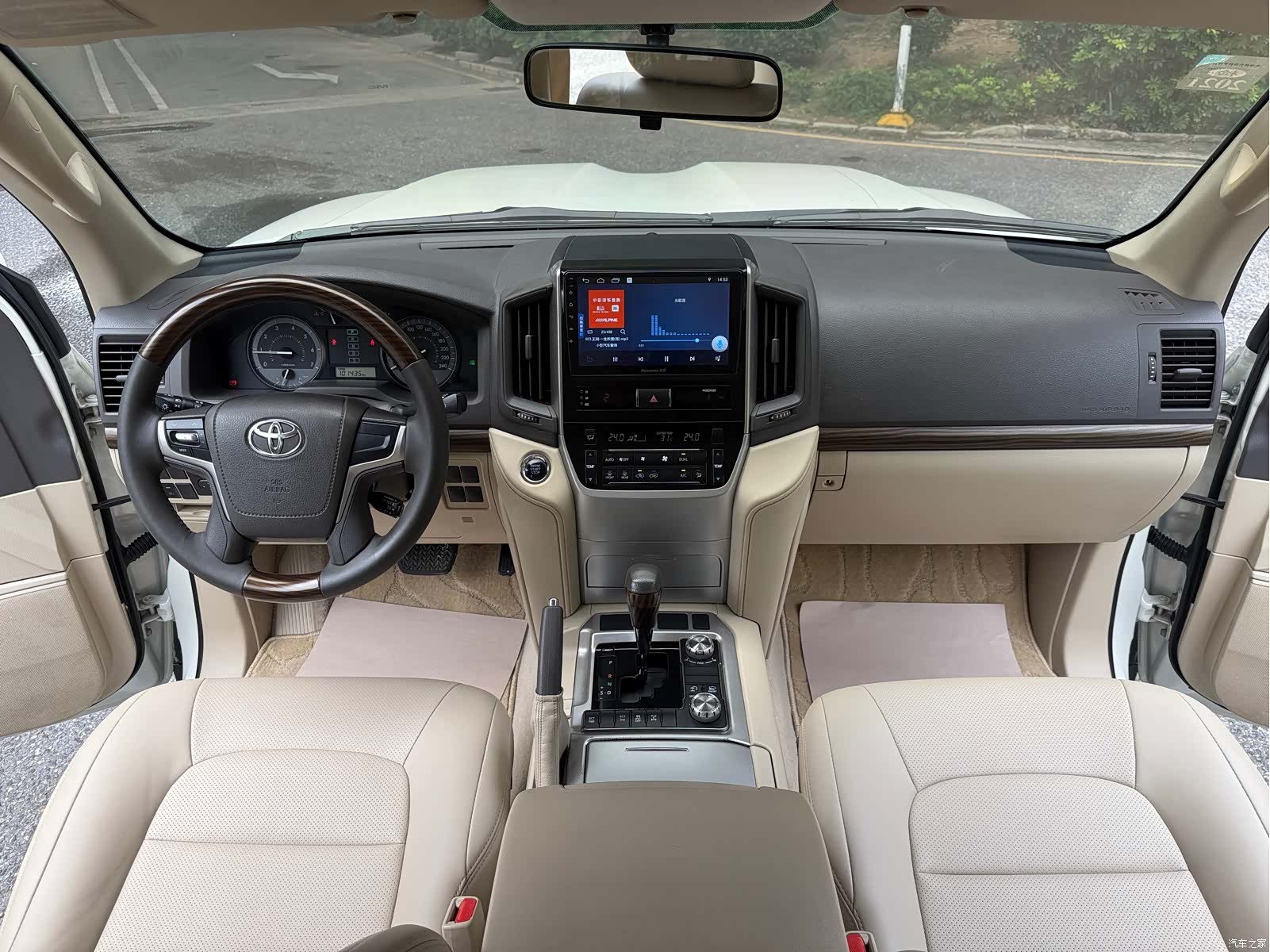 Toyota Land Cruiser, 2019 10
