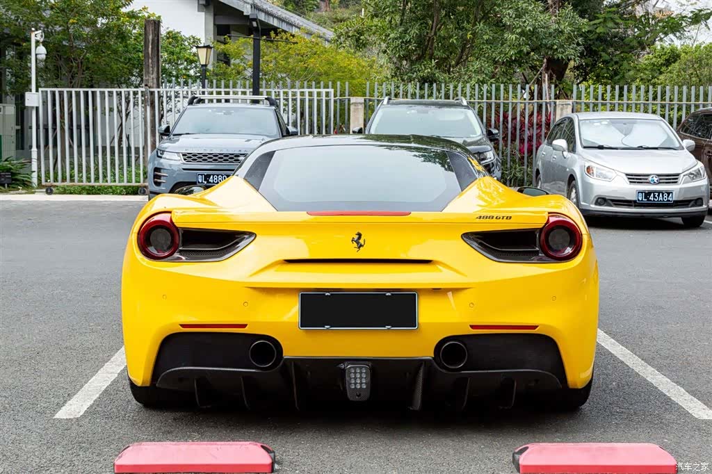 Ferrari 488, 2018 3