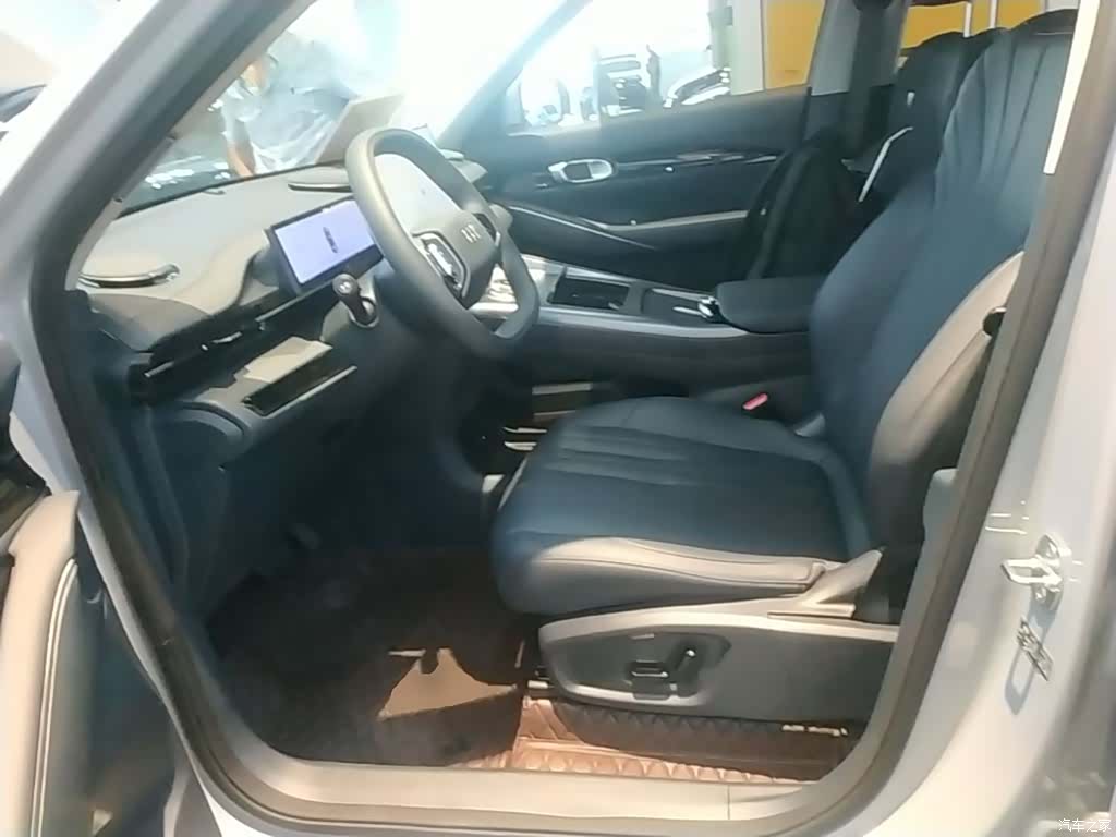 Geely Galaxy E5, 2025 15
