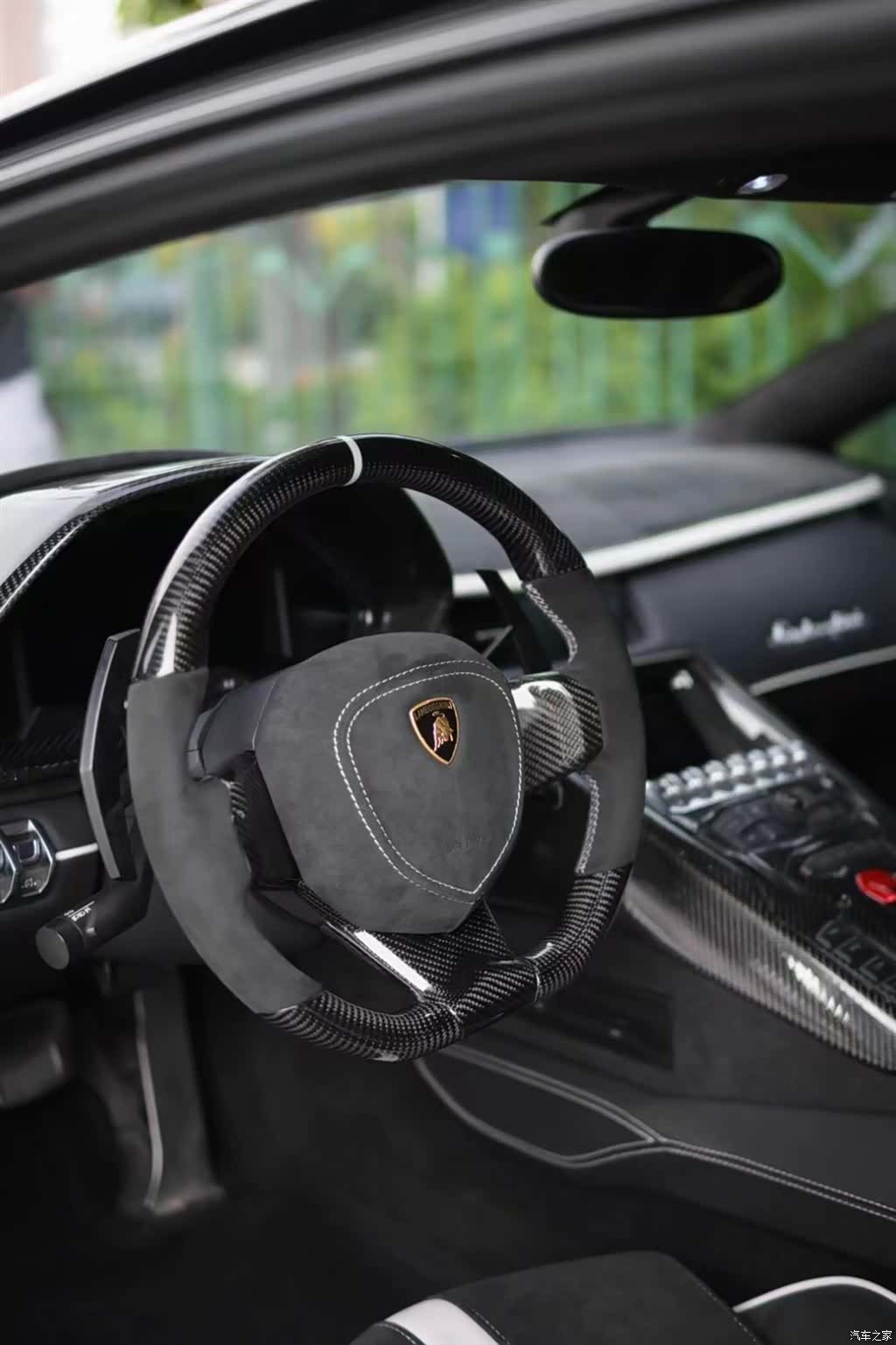 Lamborghini Aventador, 2012 11