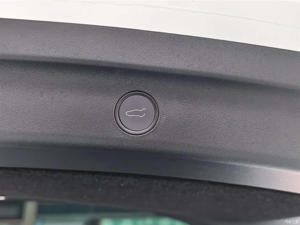Tesla Model Y, 2025 17