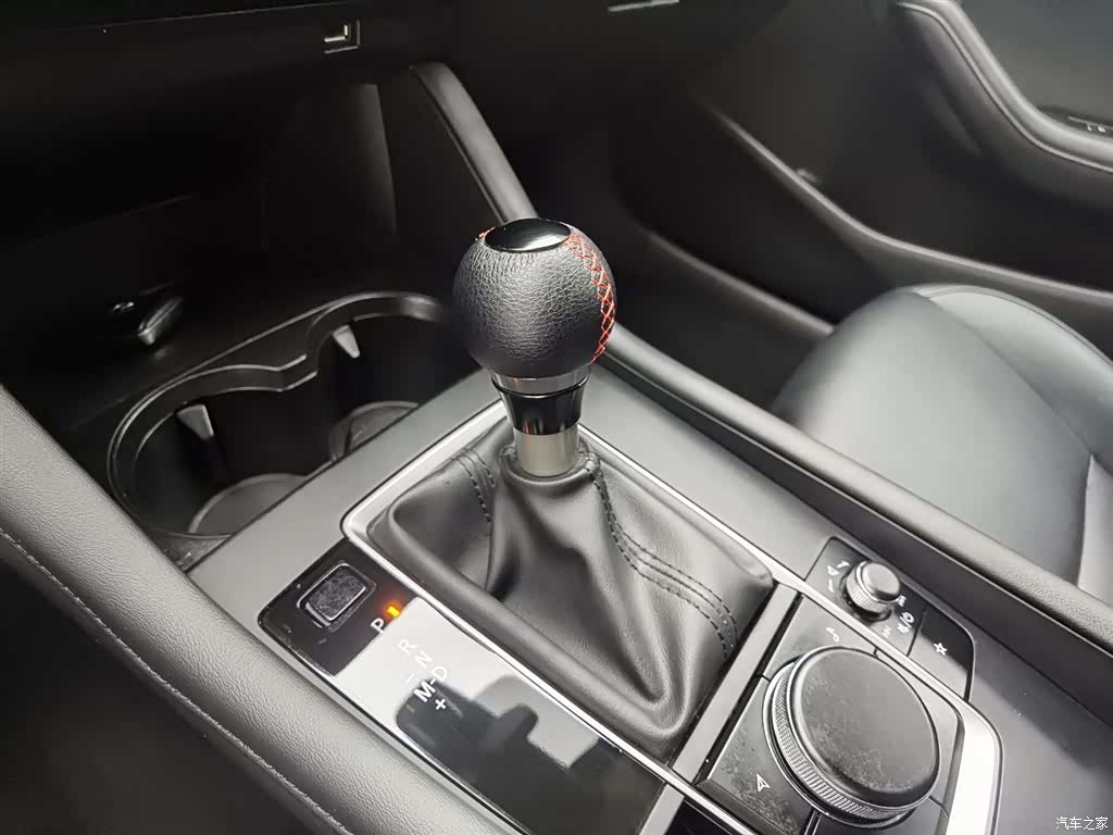 Mazda Mazda3, 2024 13