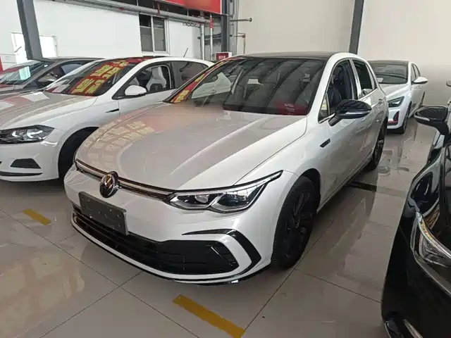 Volkswagen Golf 2024 — купить из Китая под заказ