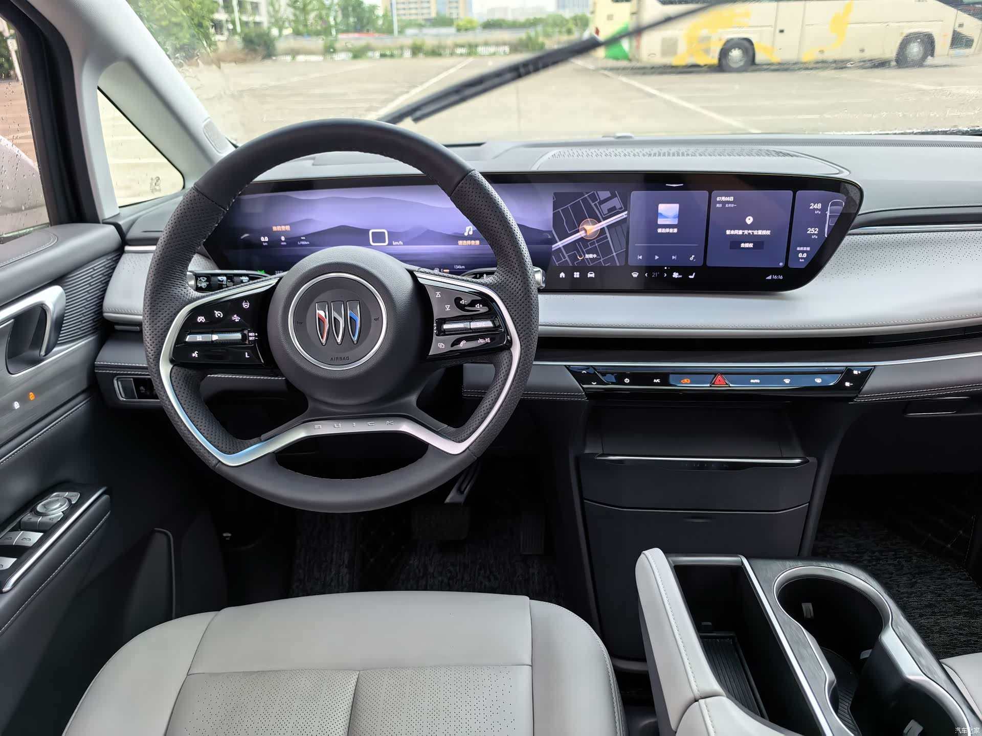 Buick GL8, 2025 10