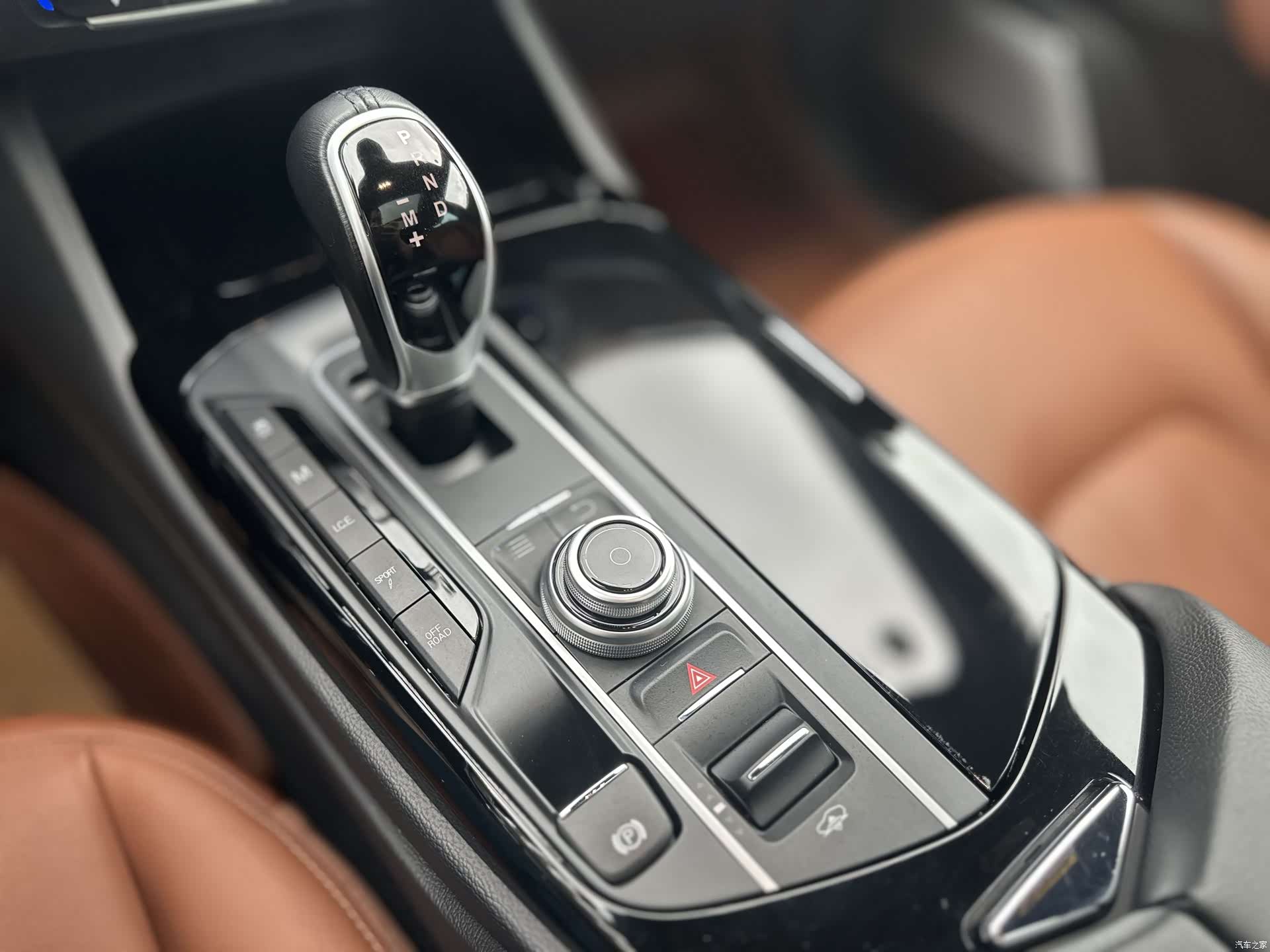 Maserati Levante, 2019 8
