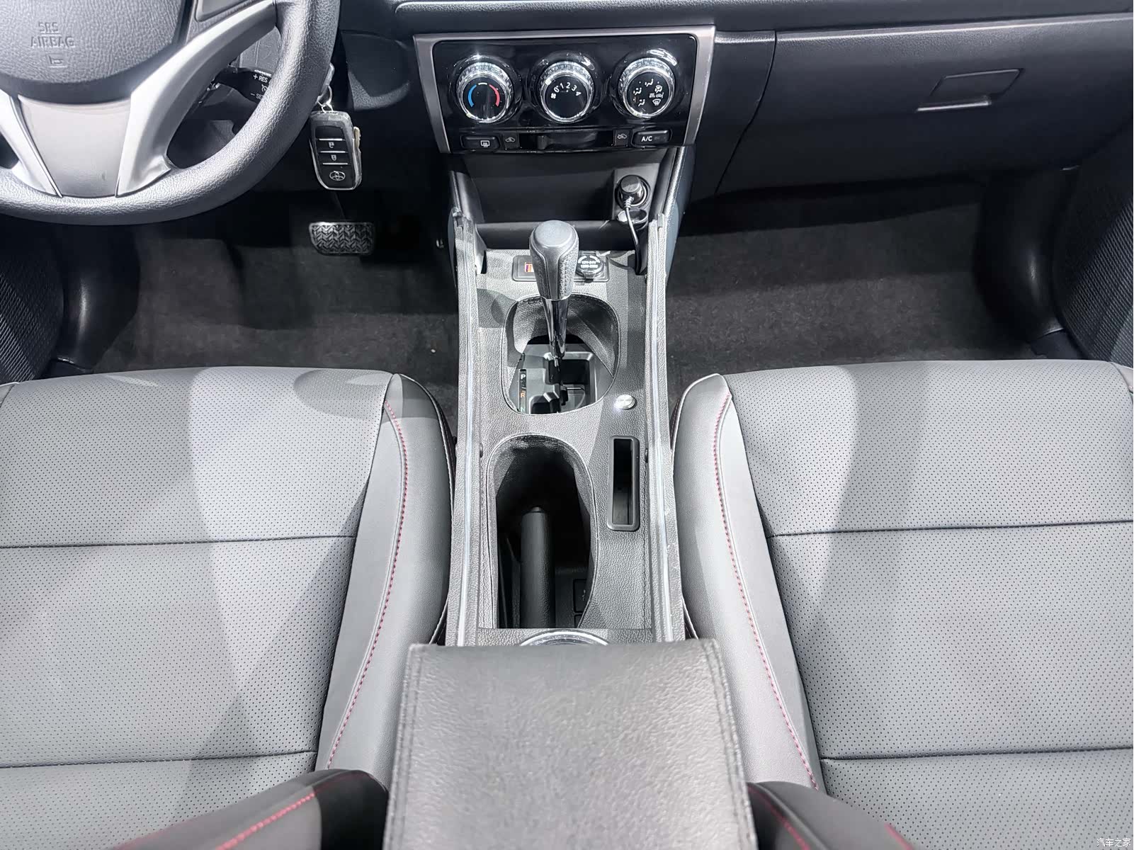 Toyota YARiS L, 2022 17