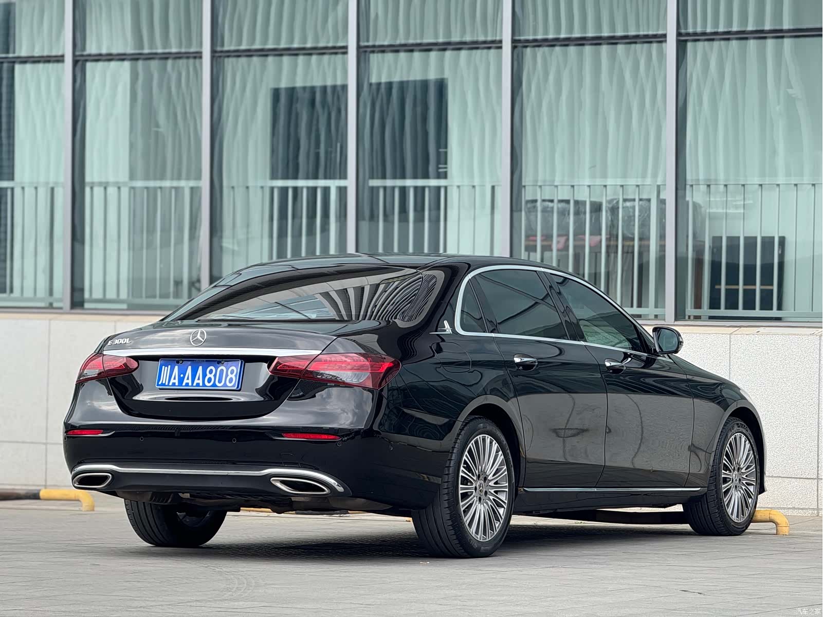 Mercedes-Benz E-Class, 2022 18