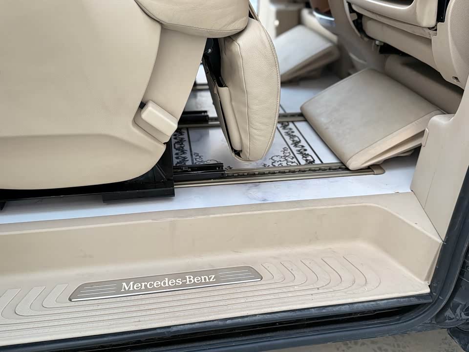 Mercedes-Benz V-class