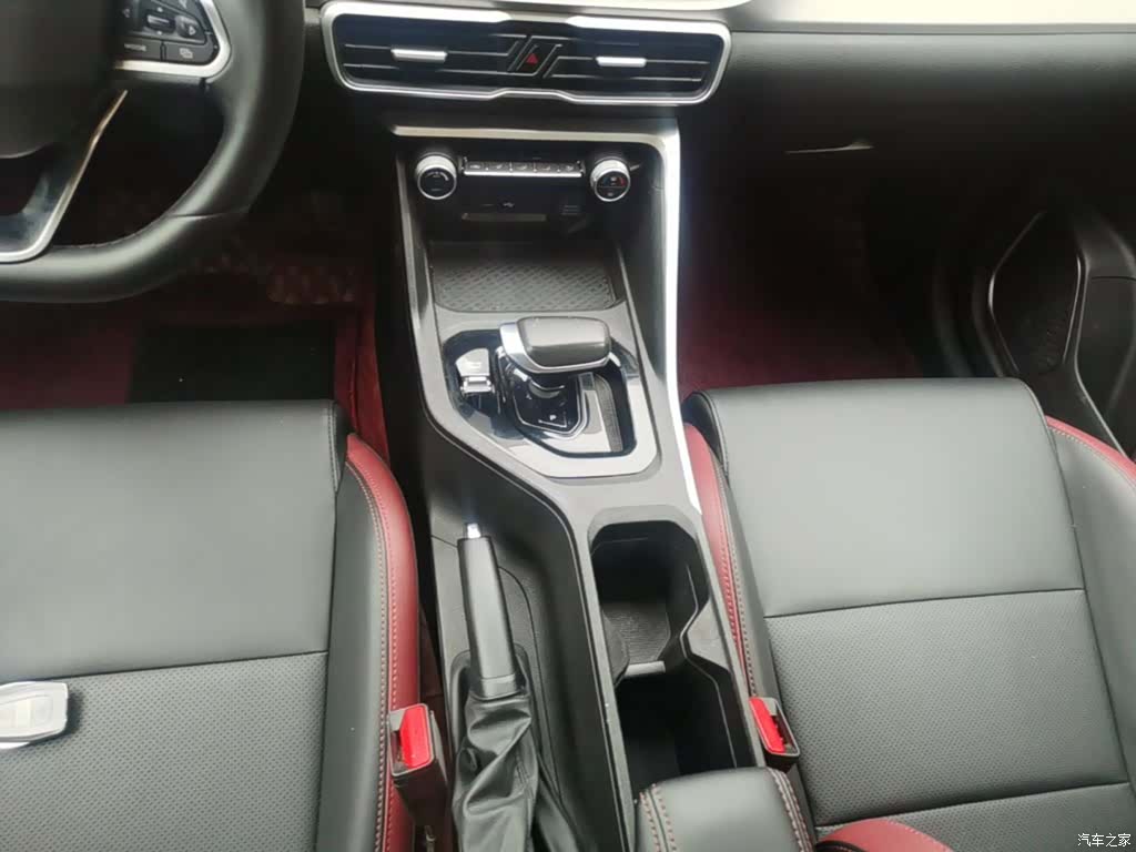 Geely Coolray, 2021 14