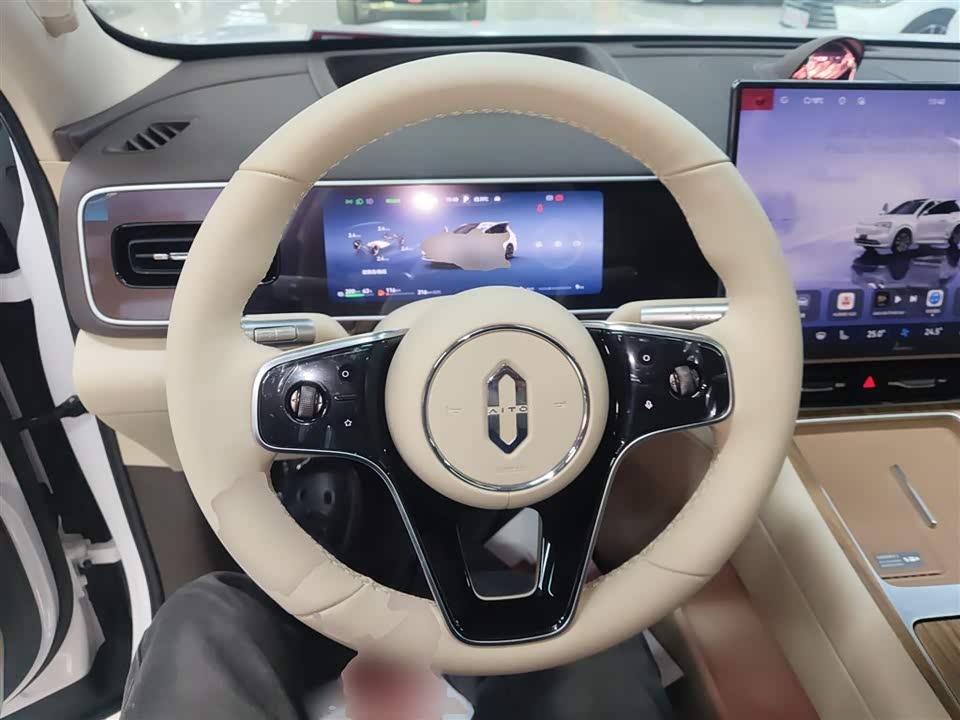 AITO Ask the world M7