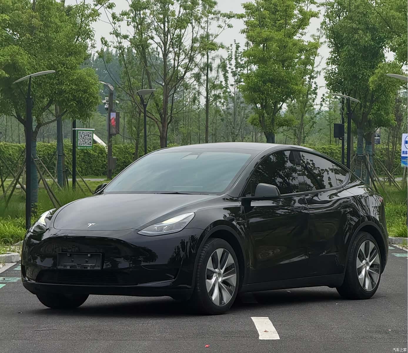 Tesla Model Y, 2022 1
