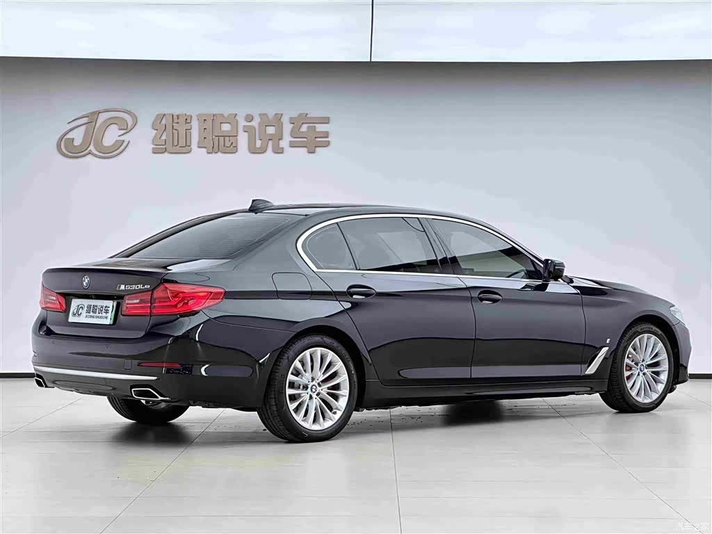 BMW 5 Series, 2019 все фото