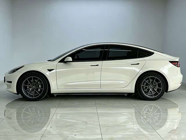 Tesla Model 3, 2023 10