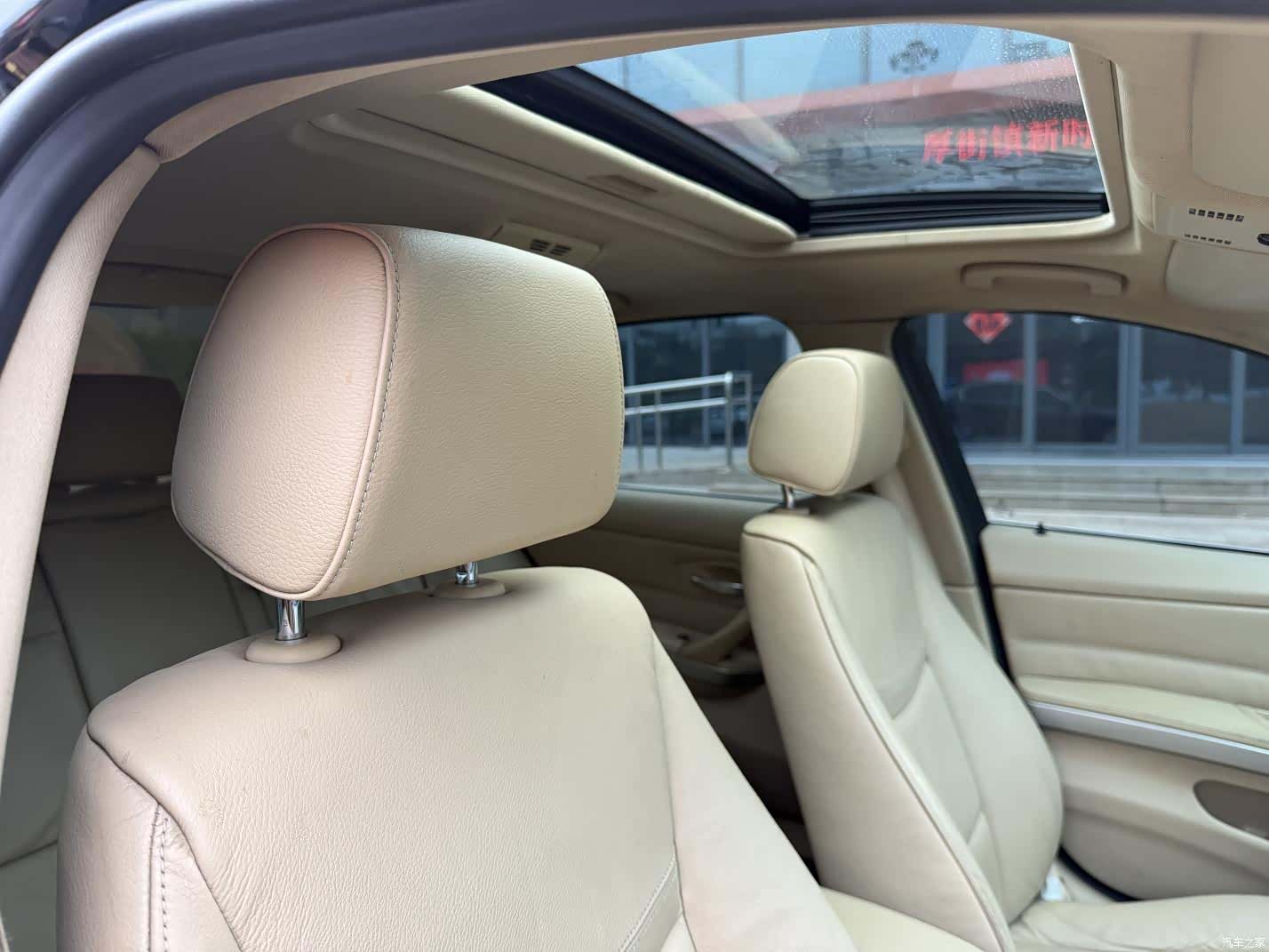 BMW 3 Series, 2011 15