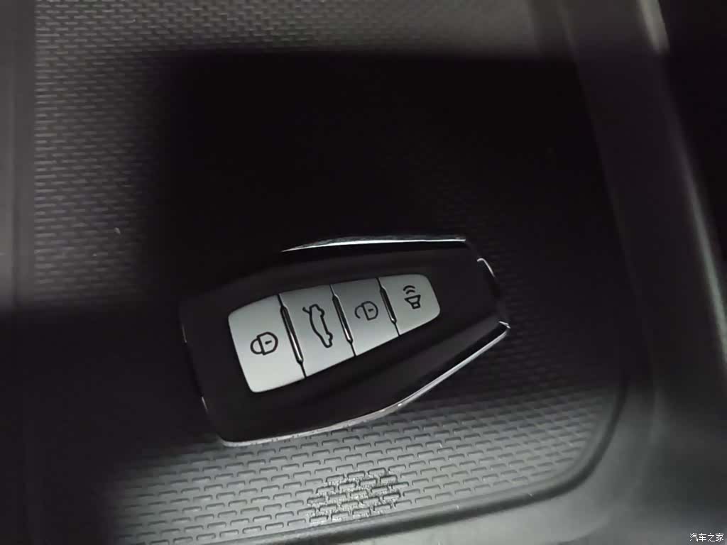Geely Emgrand, 2024 9