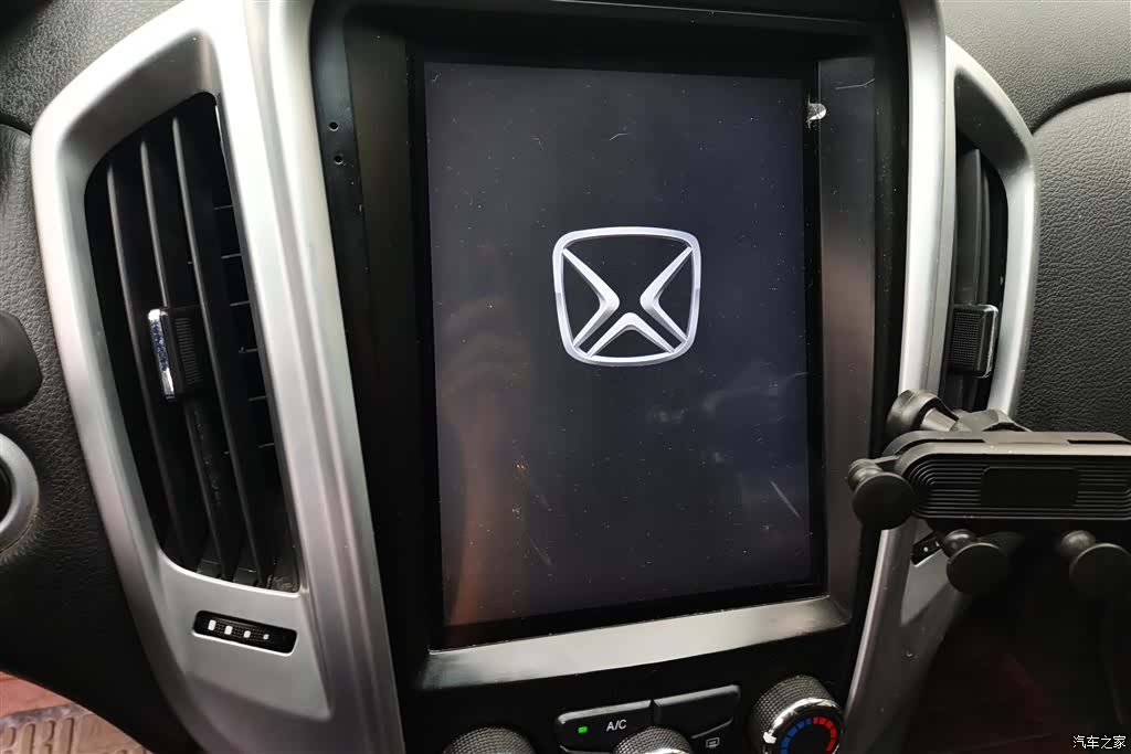 JMC S350, 2015 13