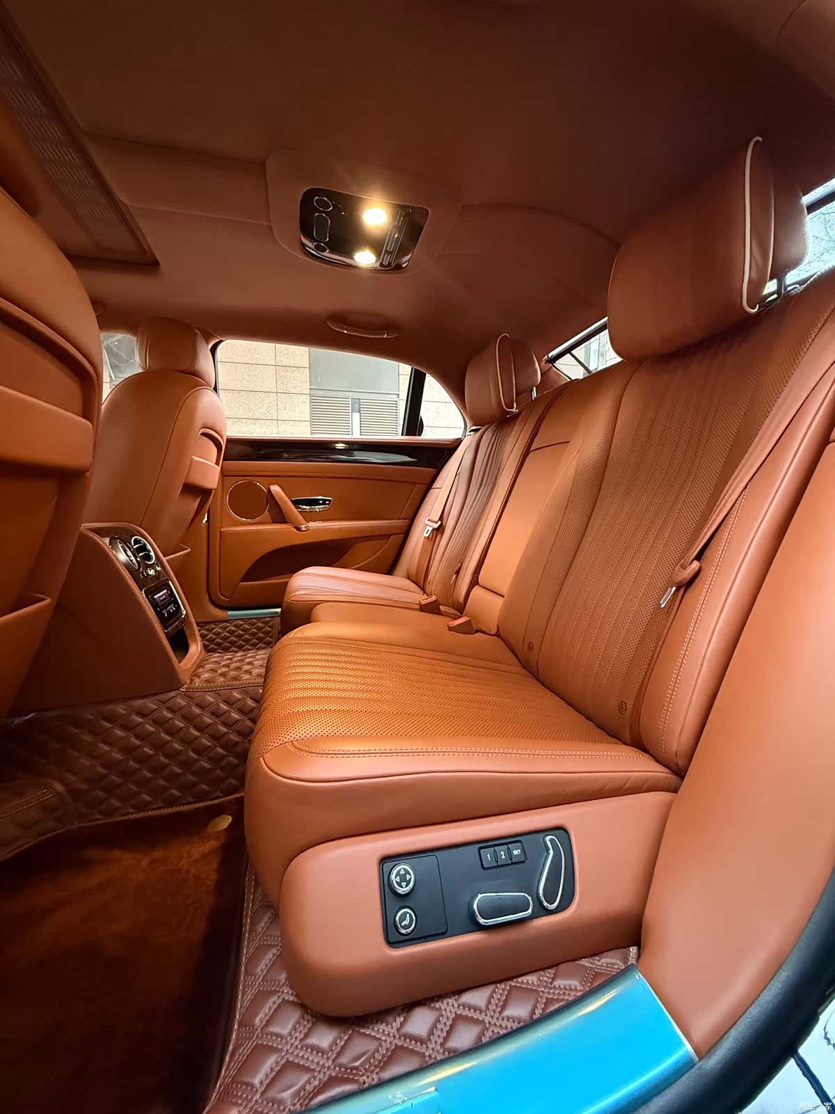 Bentley Flying Spur, 2018 10