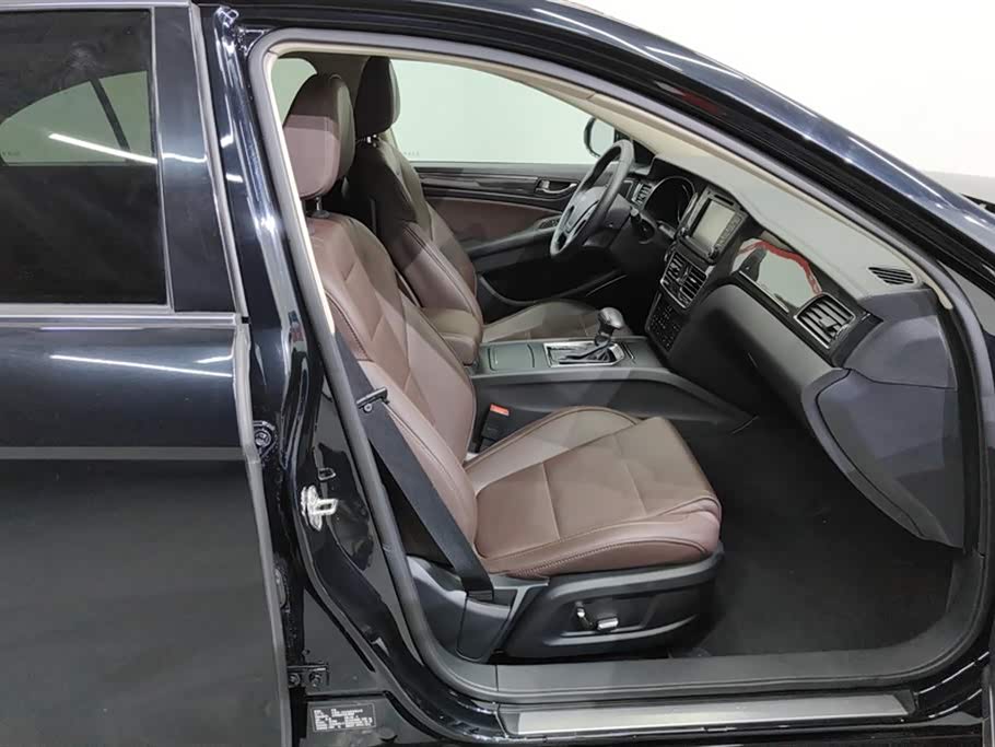 Hongqi H7