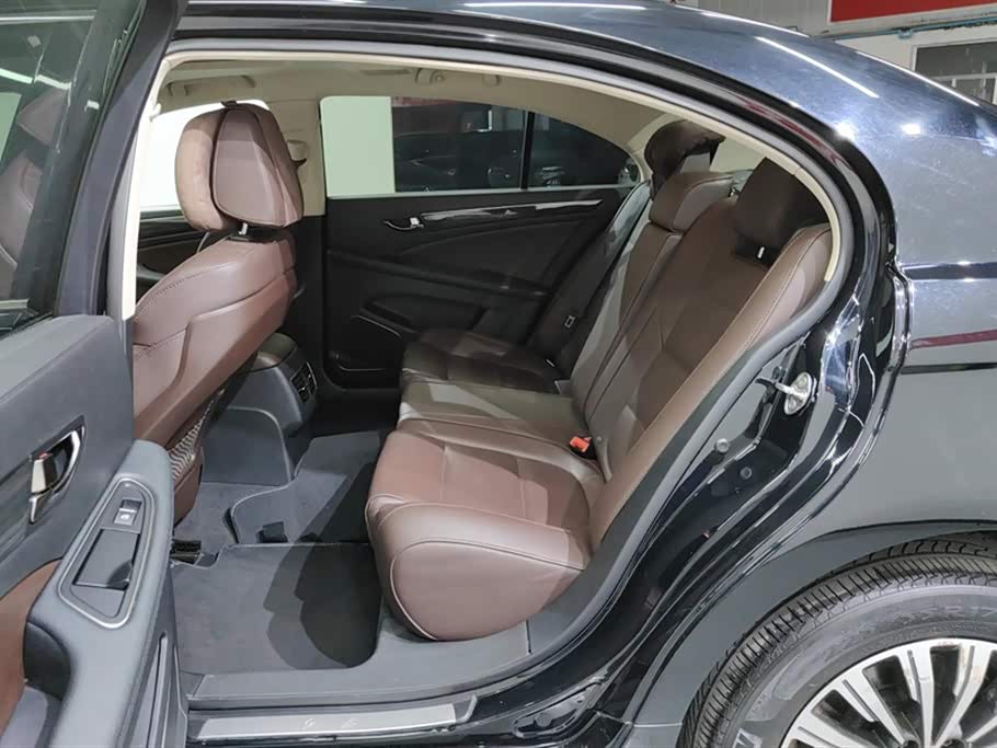 Hongqi H7