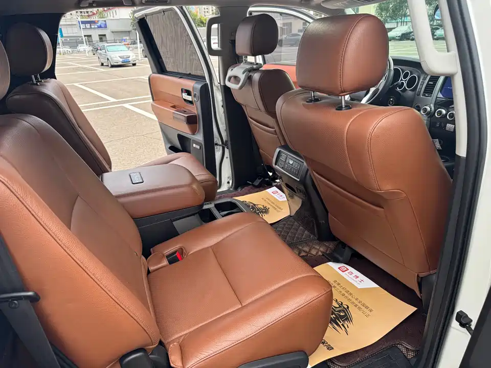 Toyota Sequoia