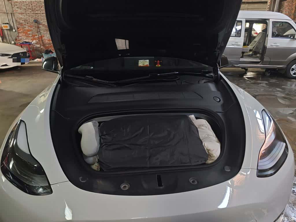Tesla Model Y, 2025 20