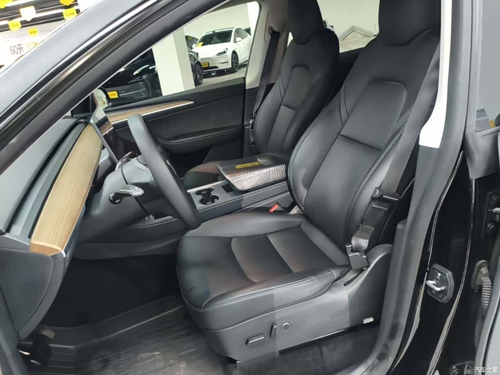 Tesla Model Y, 2022 11