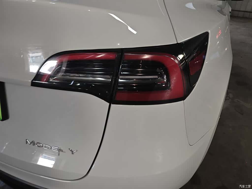 Tesla Model Y, 2025 8