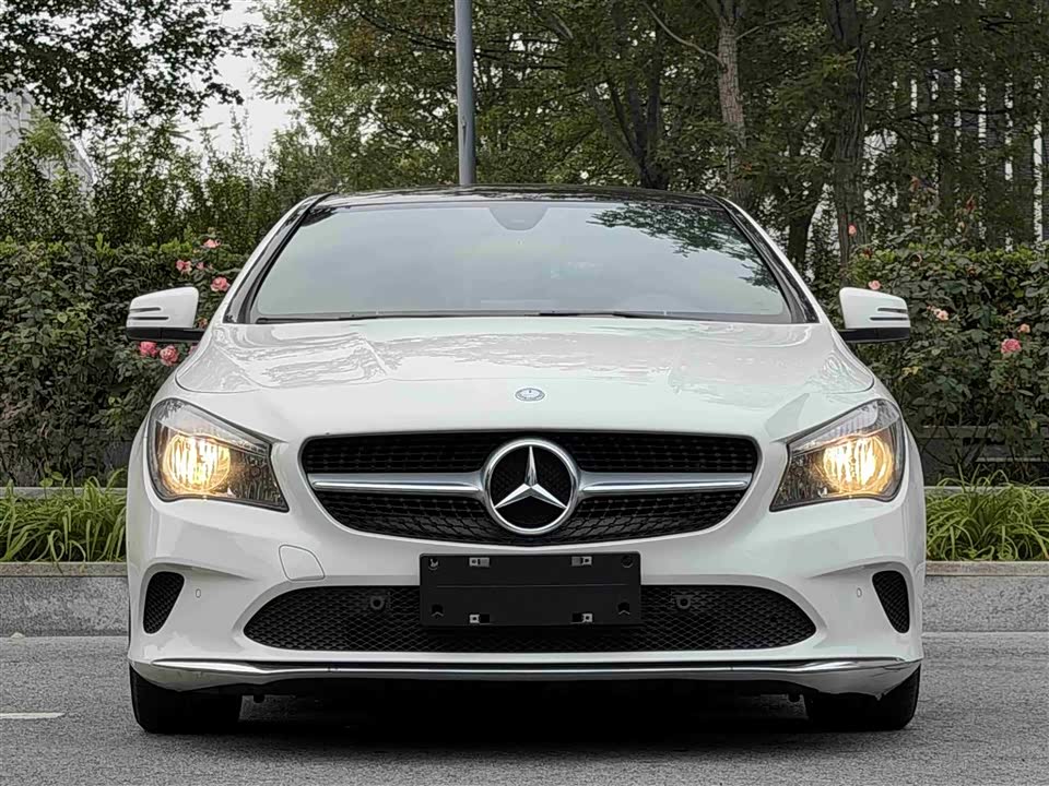 Mercedes-Benz CLA