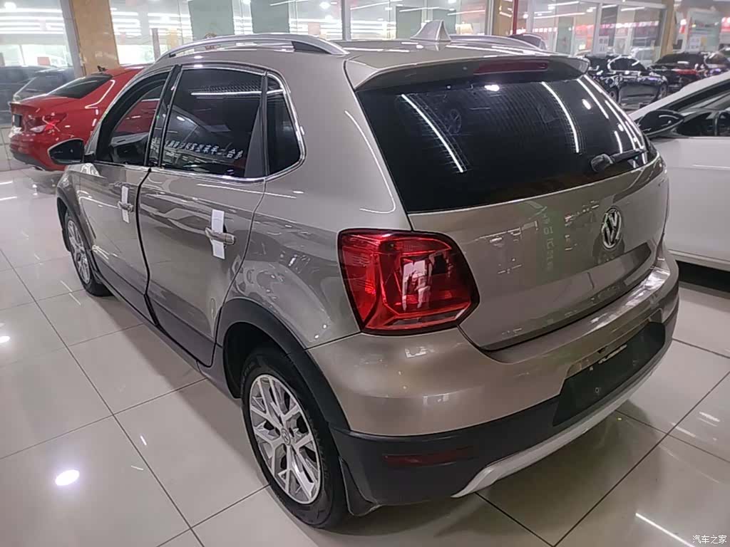 Volkswagen Polo, 2016 все фото