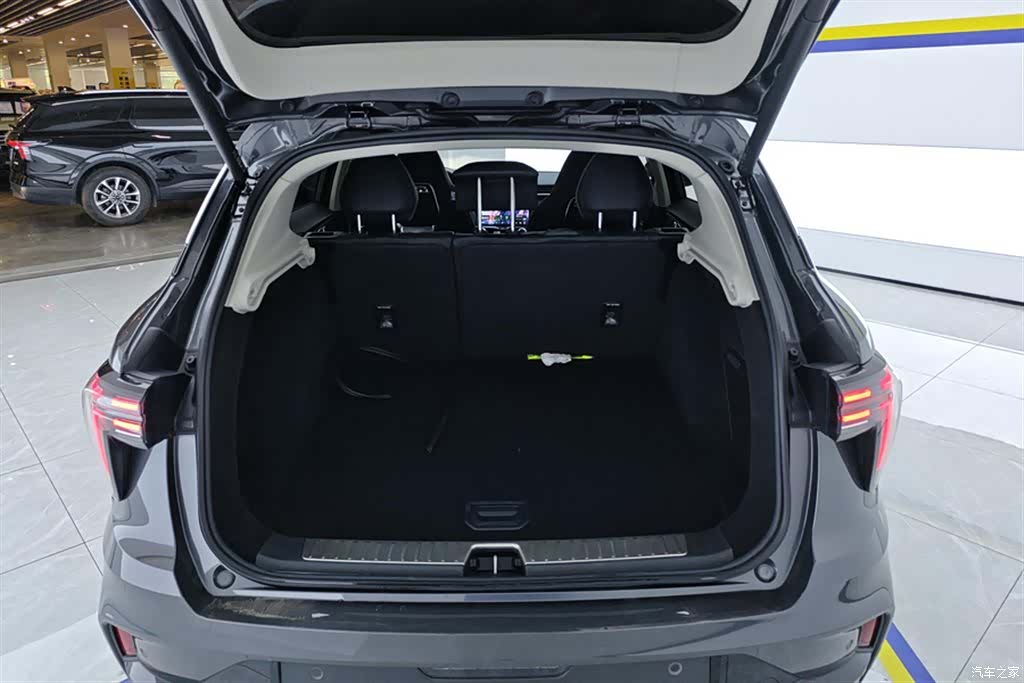 Lynk & Co 01, 2023 4