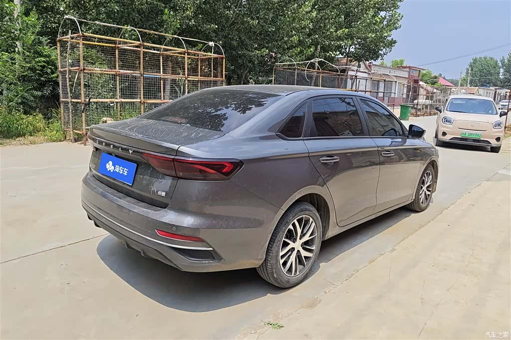 Geely Emgrand, 2023 3