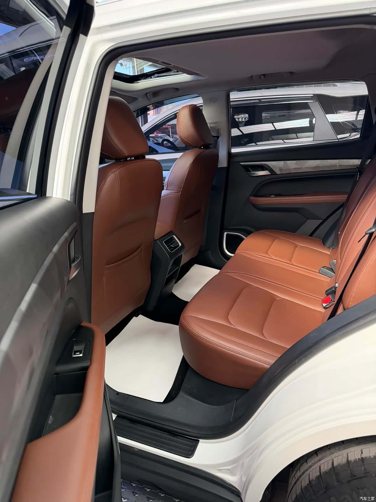Geely X6, 2022 12