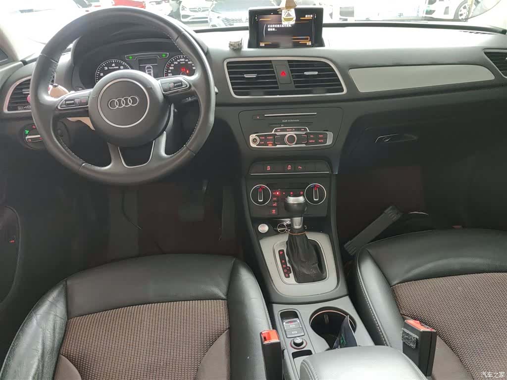 Audi Q3, 2018 10