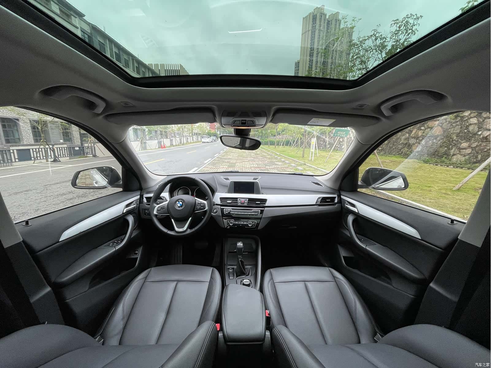 BMW X1, 2019 все фото