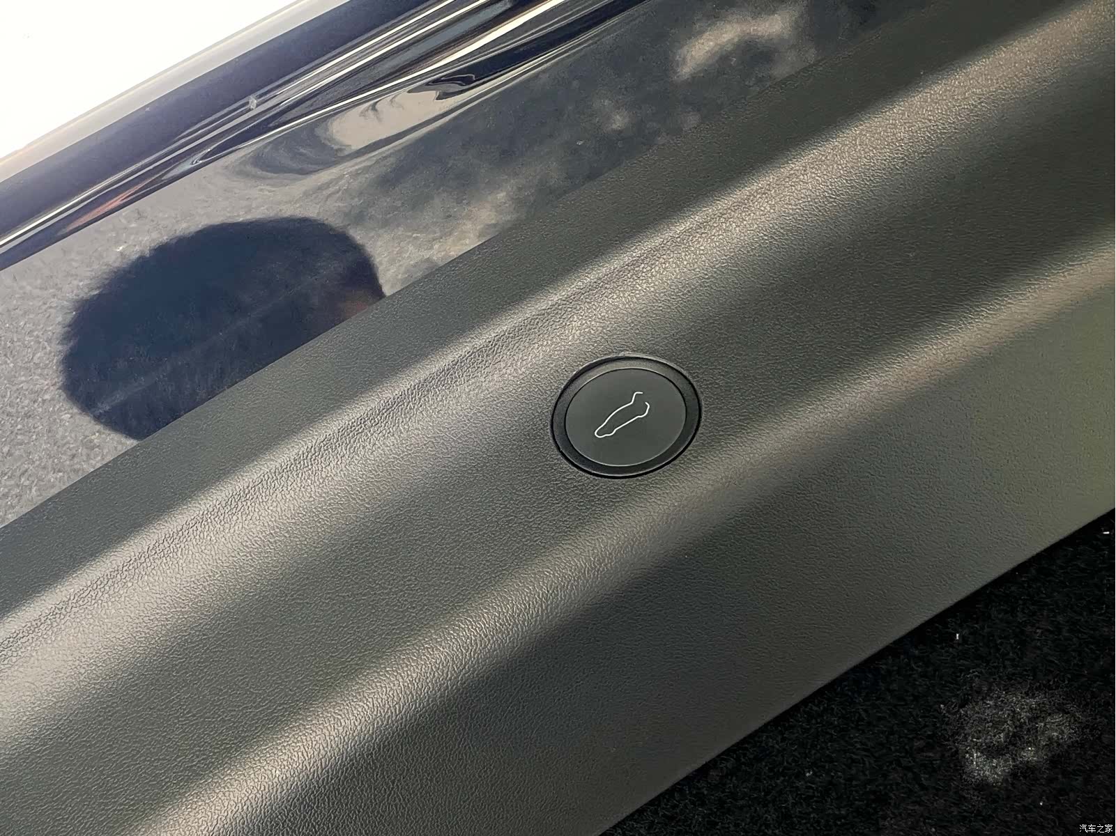 Tesla Model Y, 2023 14