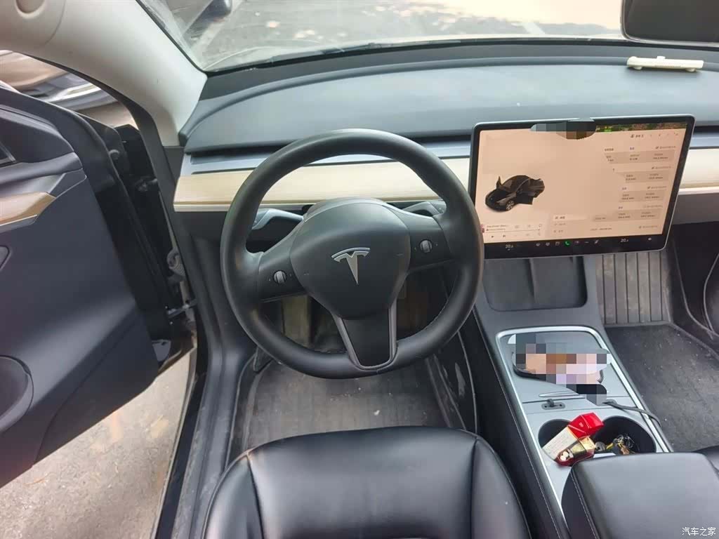 Tesla Model Y, 2022 3