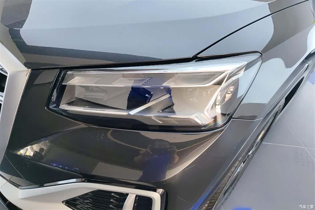 Audi Q2L, 2021 все фото