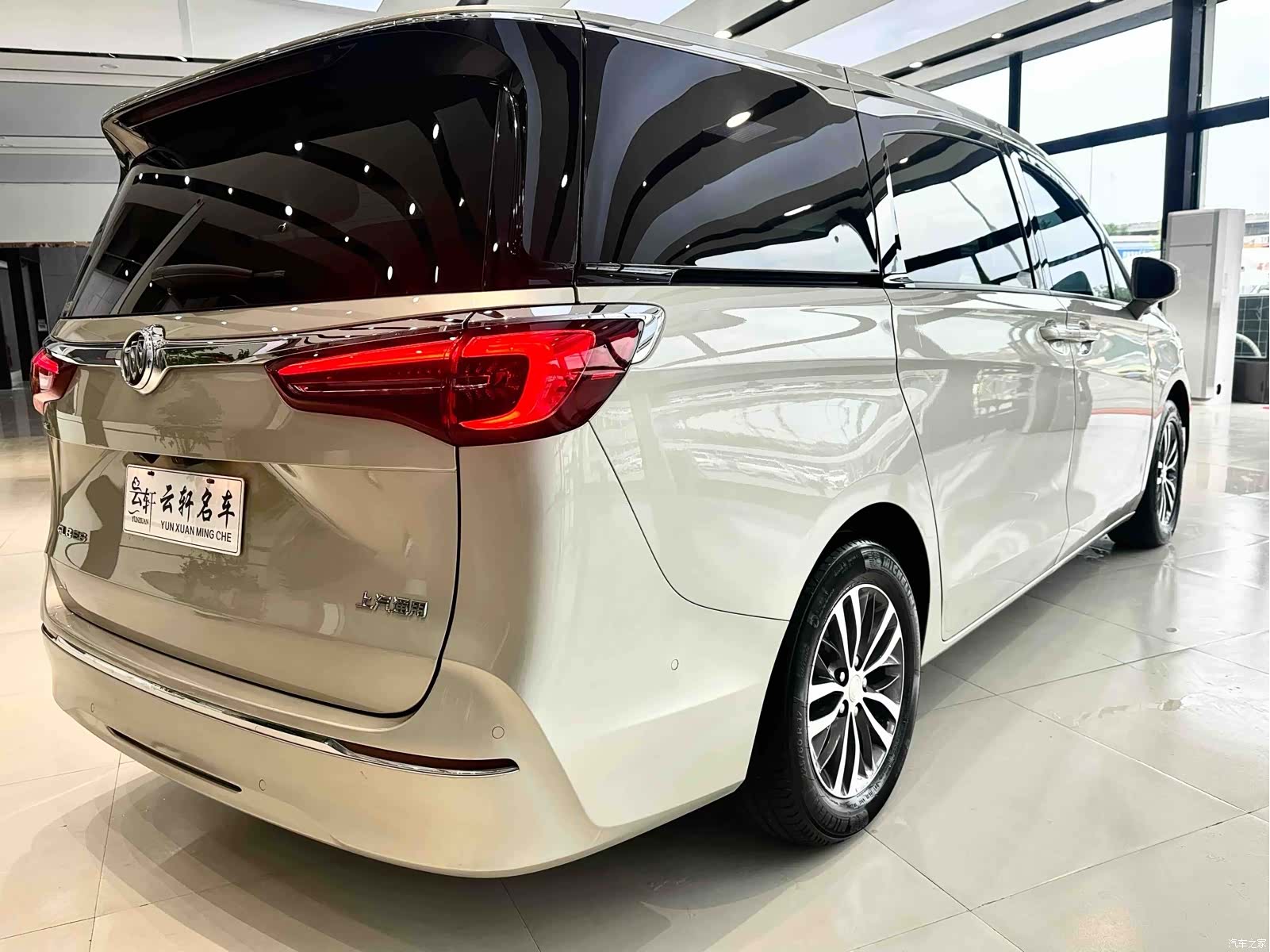 Buick GL8, 2020 все фото