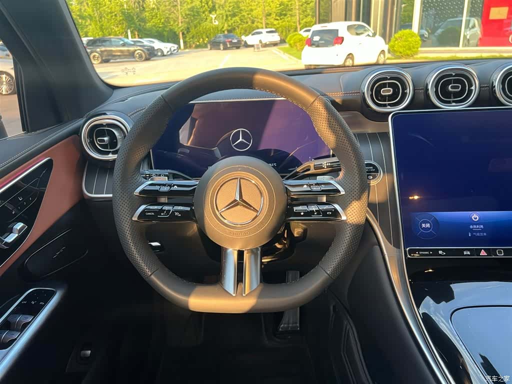 Mercedes-Benz GLC, 2024 10