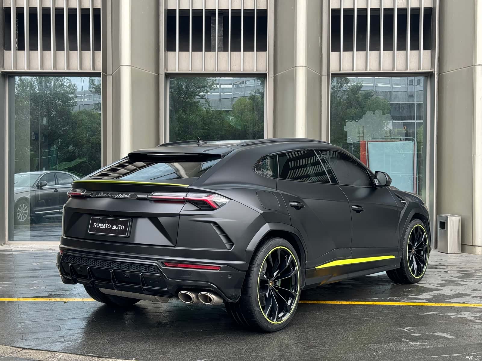Lamborghini Urus, 2022 9