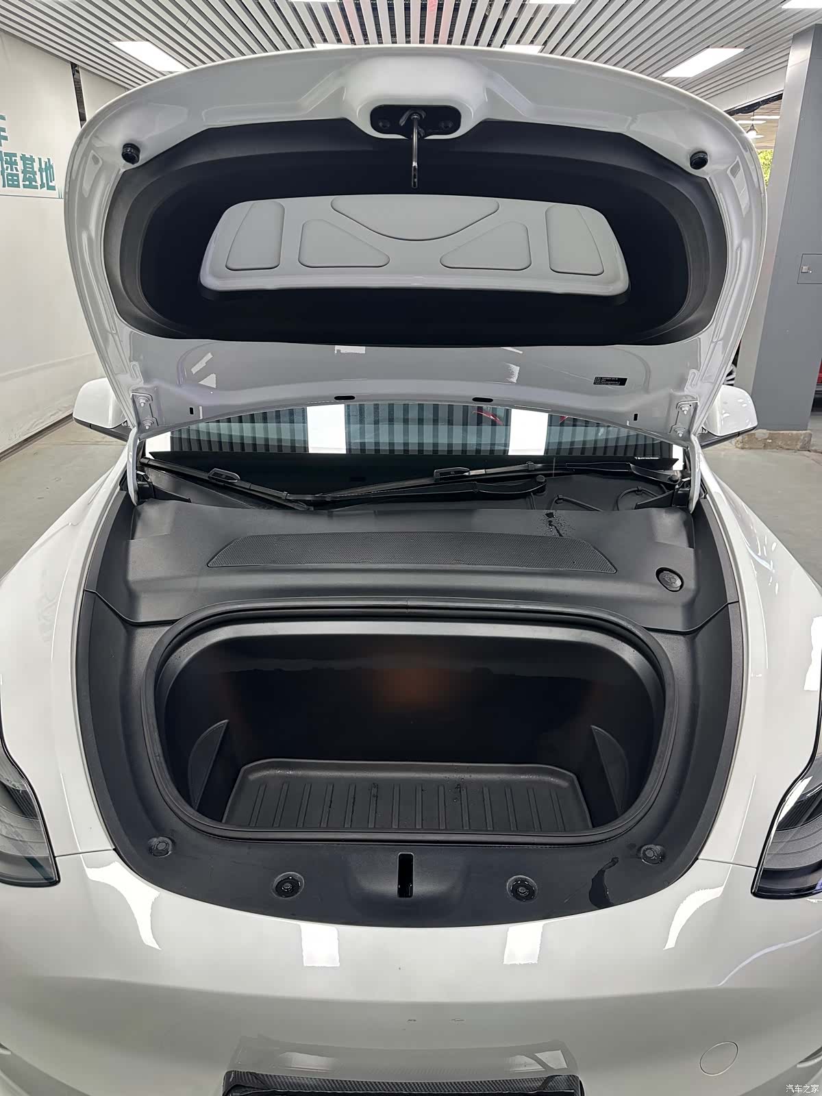 Tesla Model Y, 2022 19