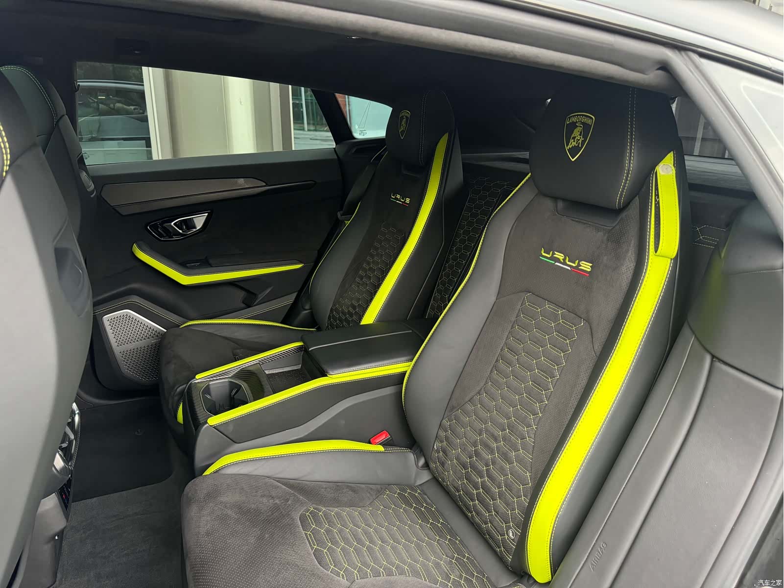 Lamborghini Urus, 2022 19