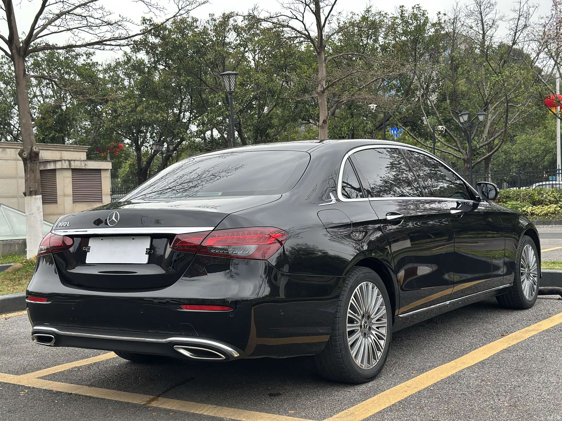 Mercedes-Benz E-Class, 2022 6