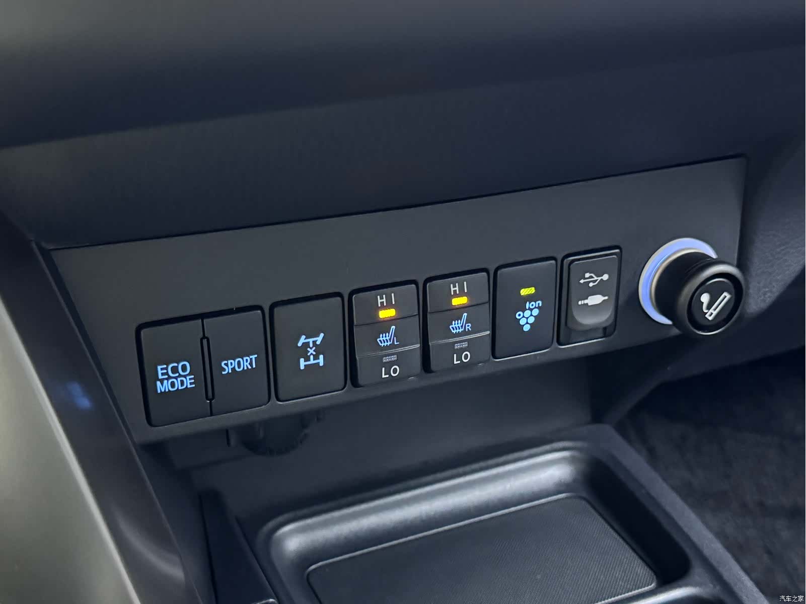 Toyota RAV4, 2015 11