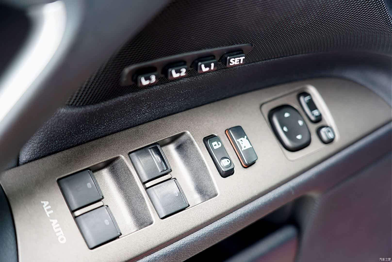 Lexus IS, 2010 9