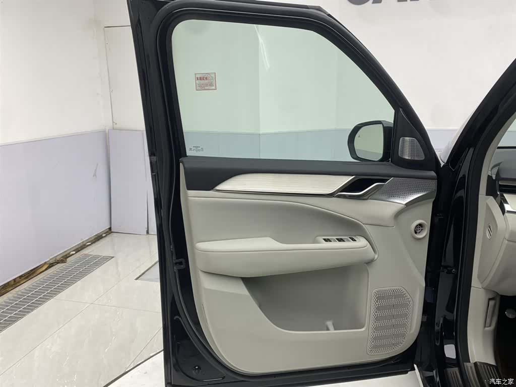 Volvo EM90, 2026 16