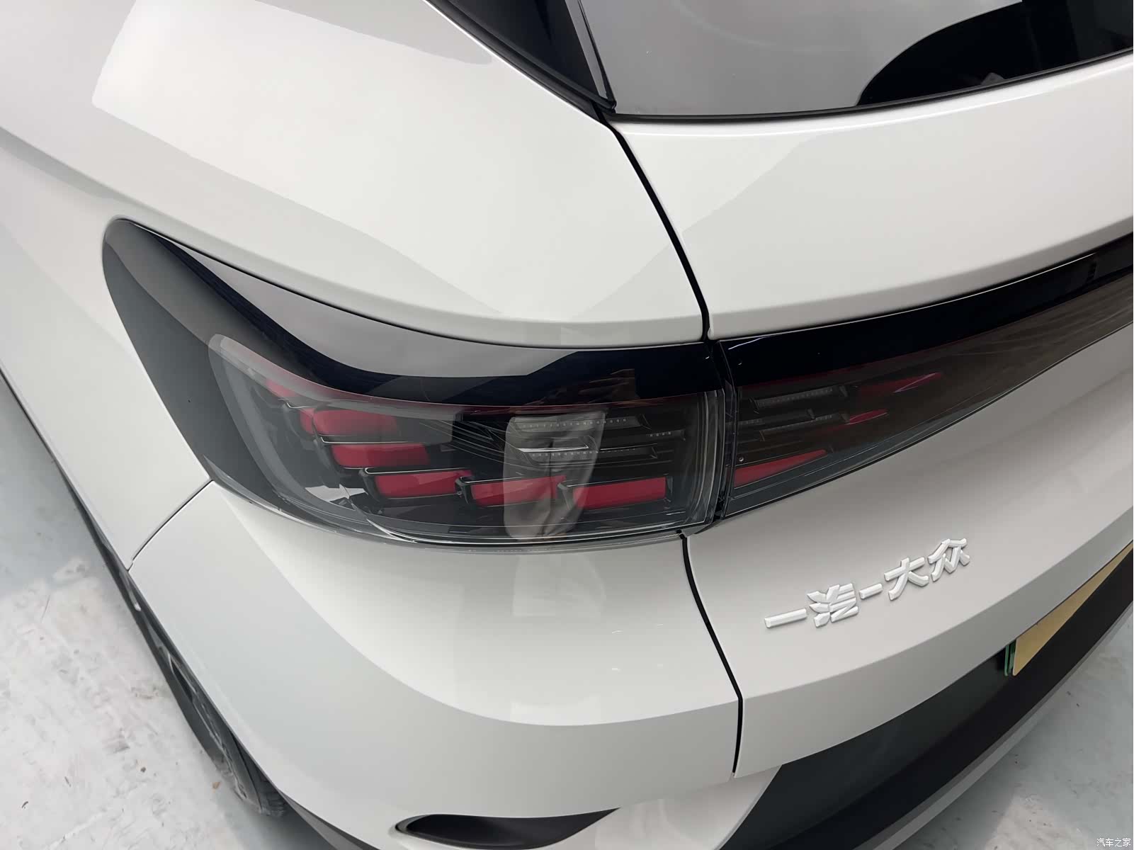 Volkswagen ID.4, 2025 8